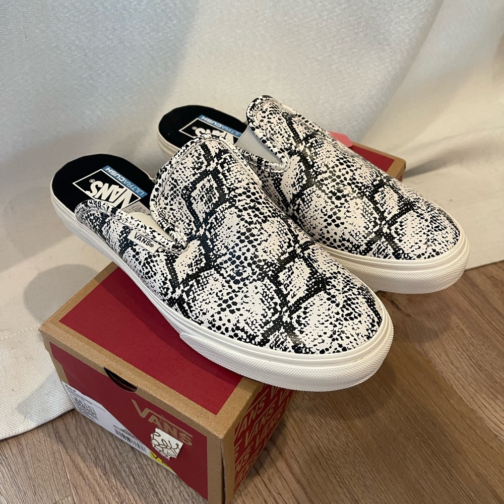 Womens Vans snakeskin mule size 10 never worn